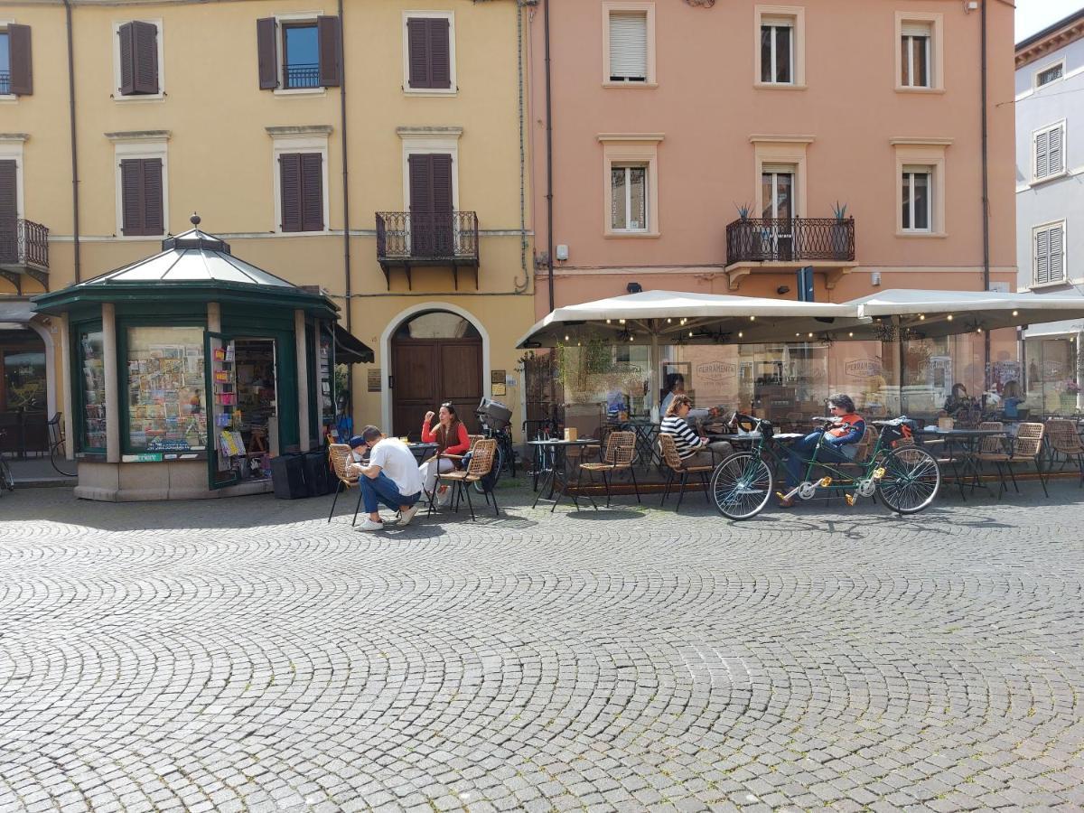 Appartamento In Piazza Cavour Centro Storico Rimini Buitenkant foto